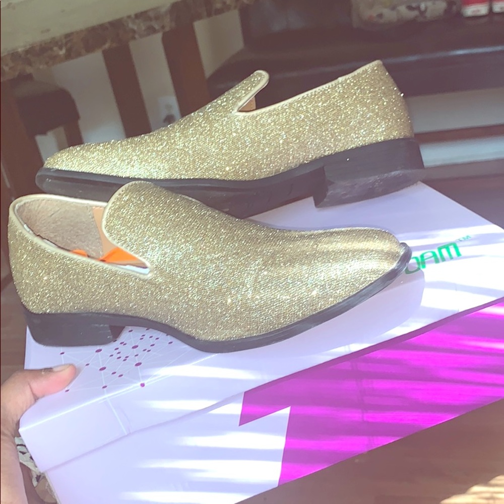 Dress shoes